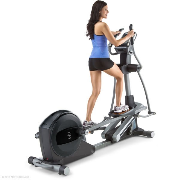 NordicTrack E11.5 Elliptical Cross-trainer - demo with lady